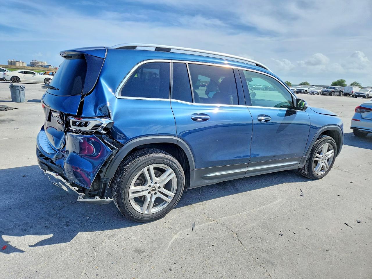 2020 MERCEDES-BENZ GLB 250 photo 3