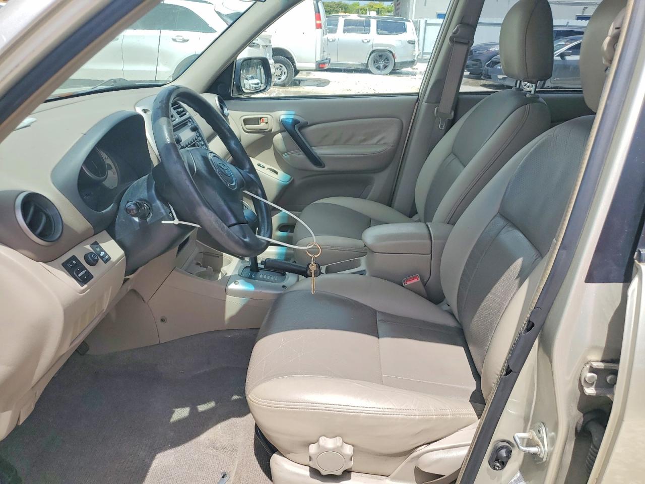 2001 TOYOTA RAV4 BASE photo 13