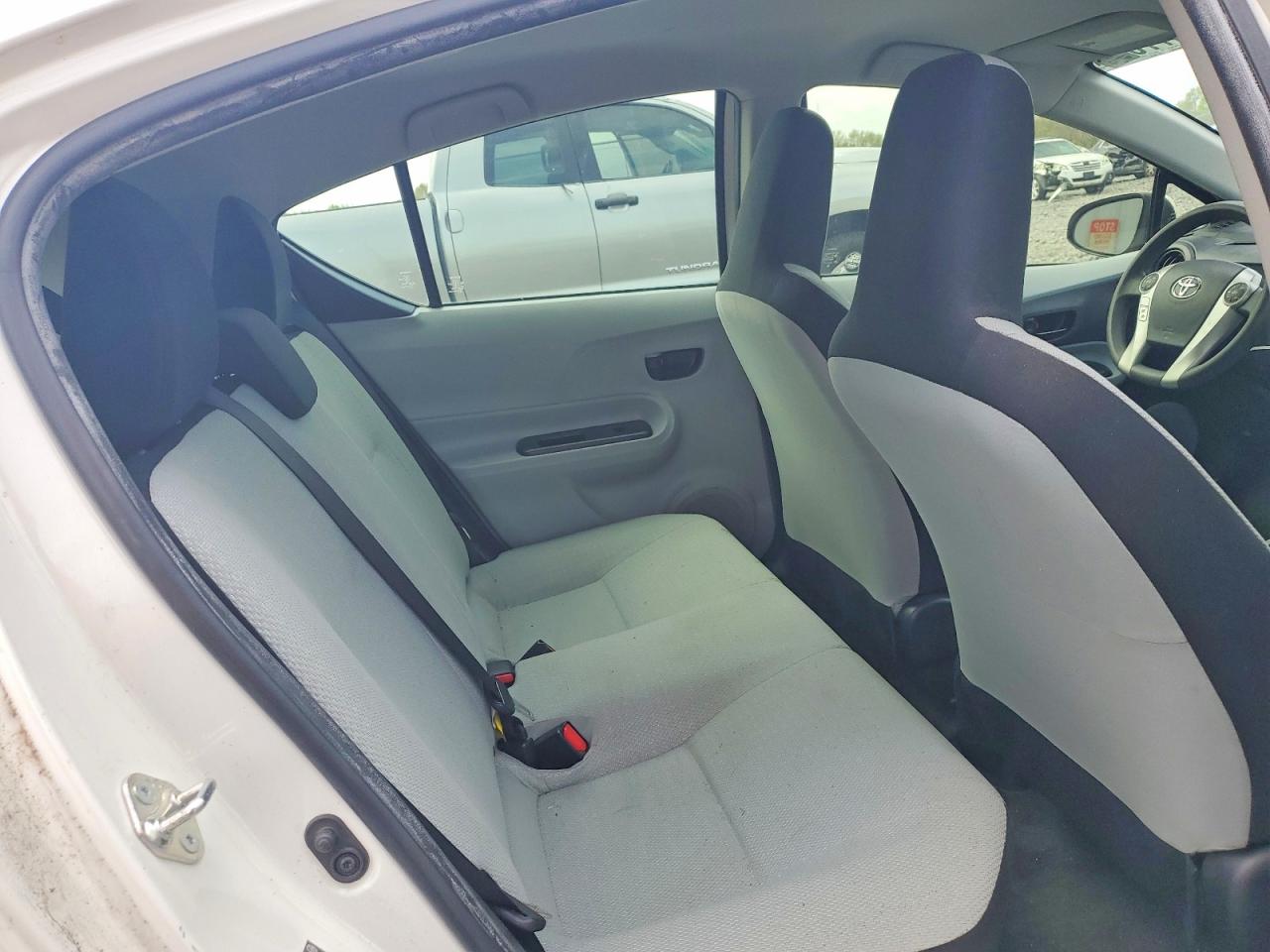 2014 TOYOTA PRIUS C ONE photo 10