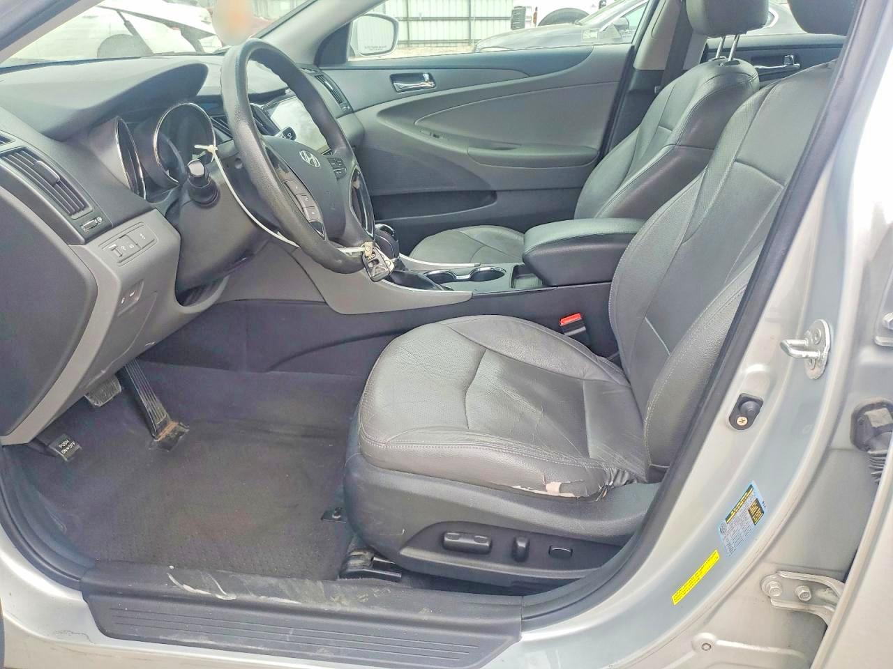 2011 HYUNDAI SONATA GLS photo 13