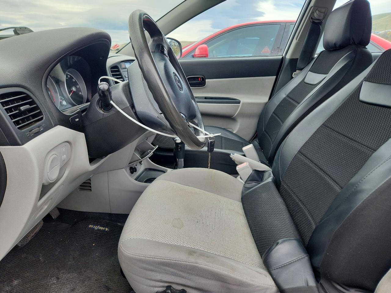 2011 HYUNDAI ACCENT GLS photo 13