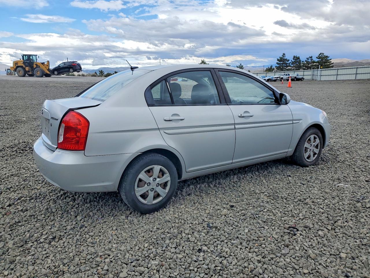 2011 HYUNDAI ACCENT GLS photo 5