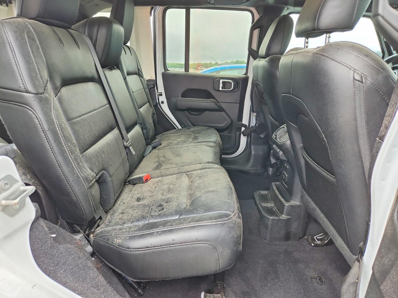 2019 JEEP WRANGLER UNLIMITED SAHARA photo 21