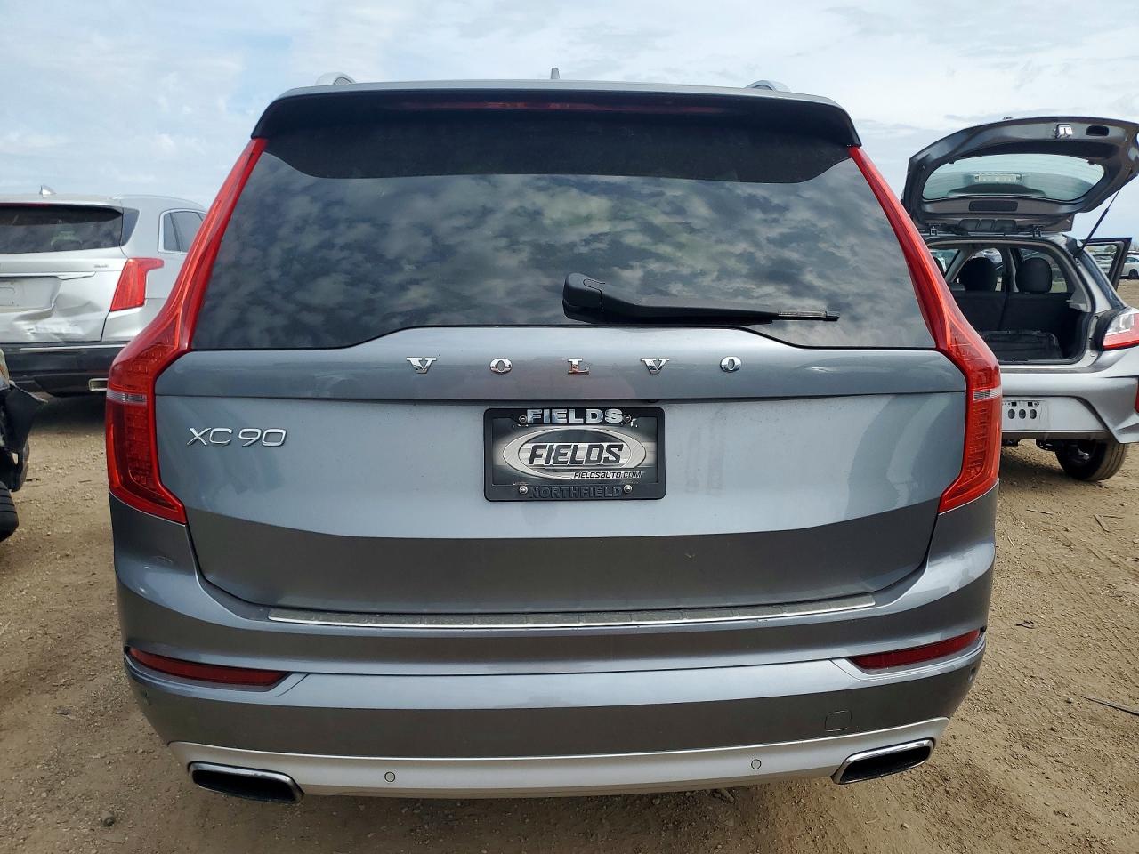 2016 VOLVO XC90 T6 photo 16