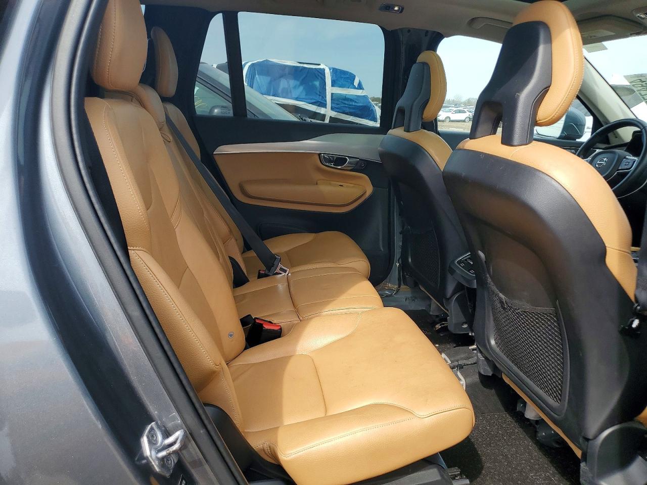 2016 VOLVO XC90 T6 photo 28