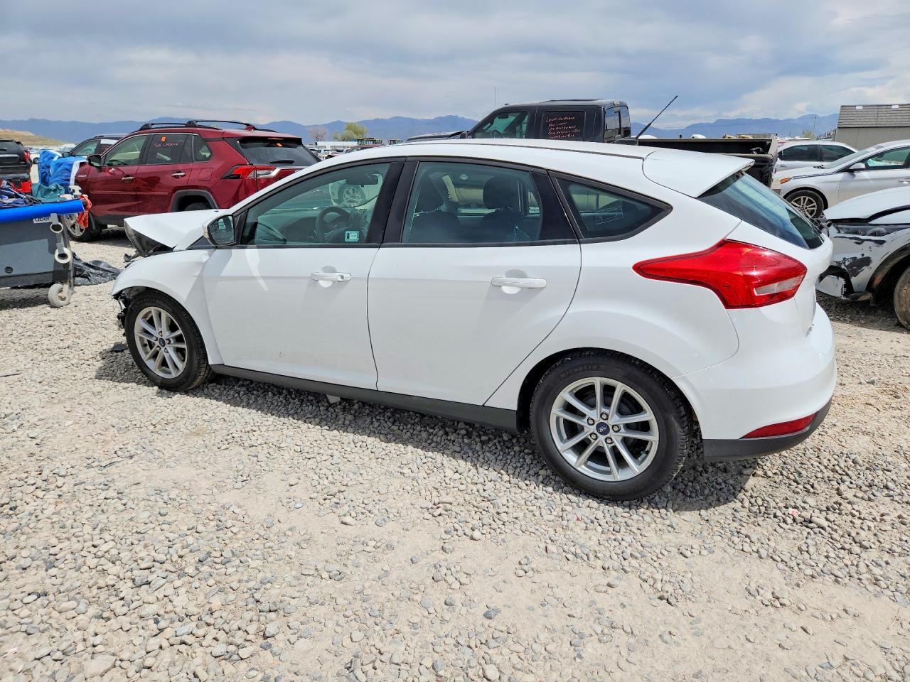 2015 FORD FOCUS SE photo 3