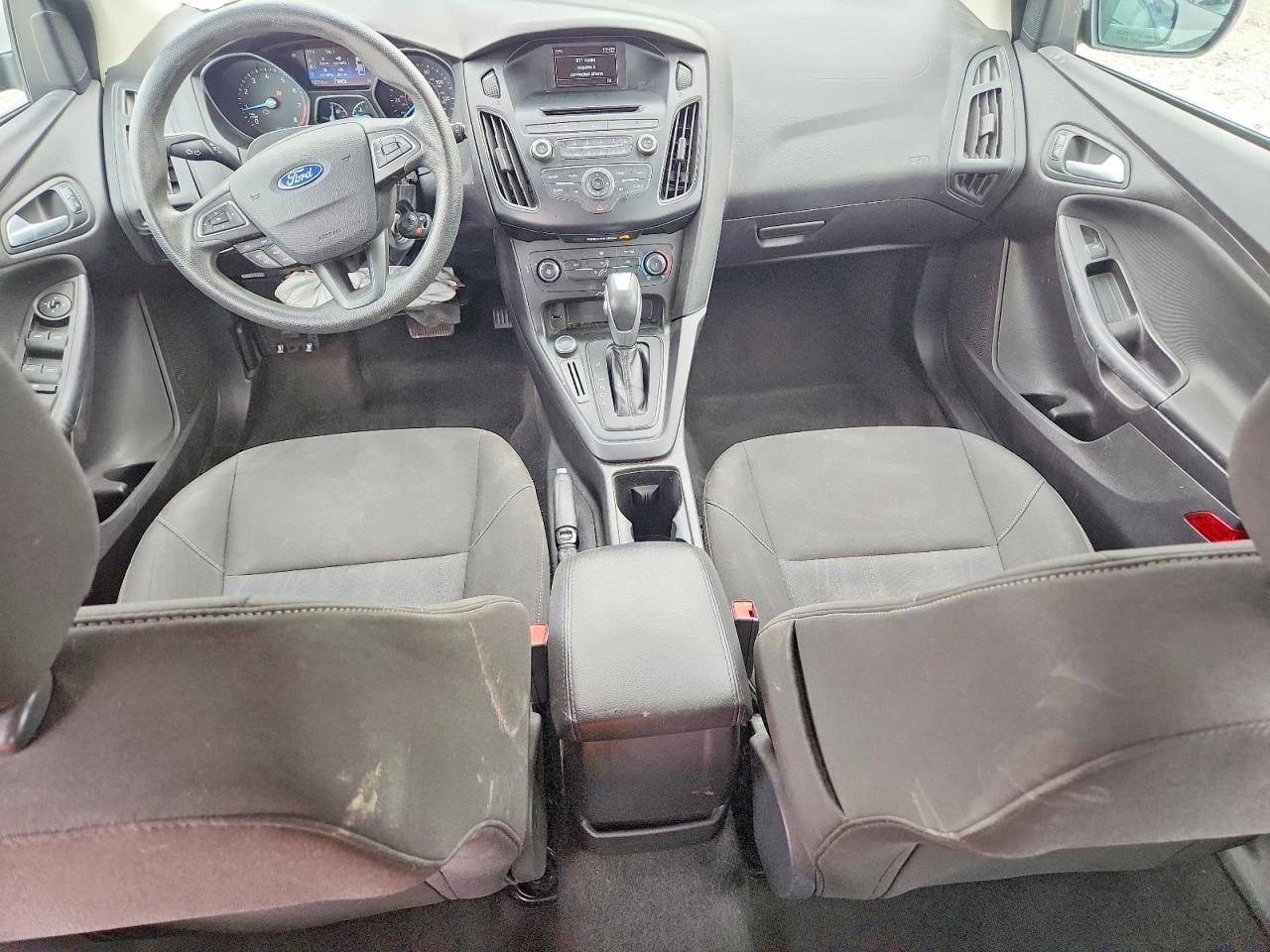 2015 FORD FOCUS SE photo 15