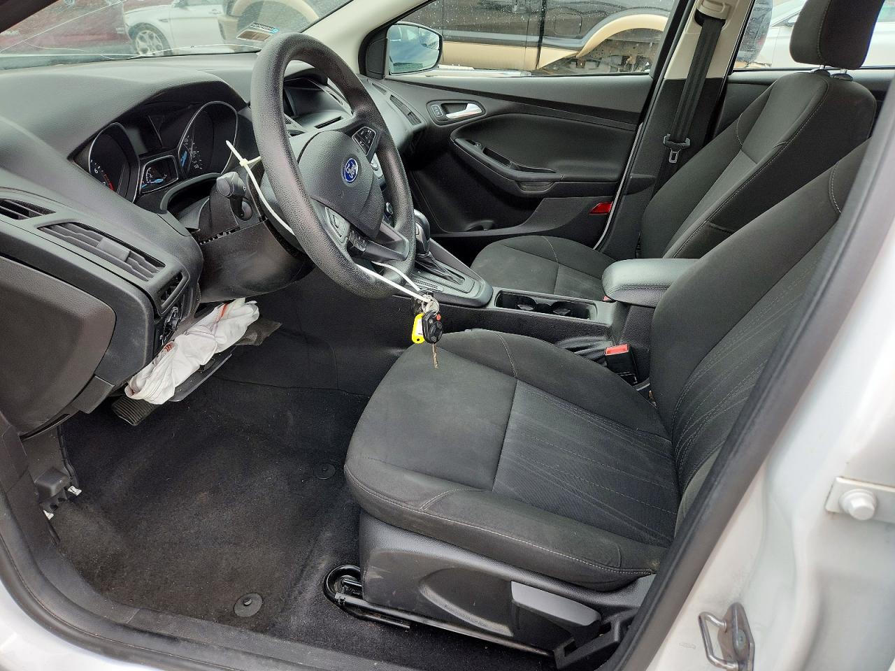 2015 FORD FOCUS SE photo 13