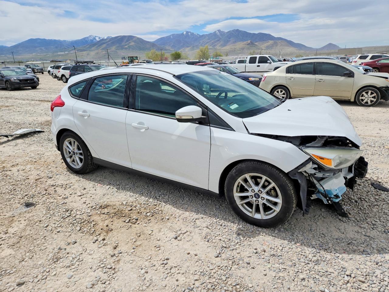 2015 FORD FOCUS SE photo 7