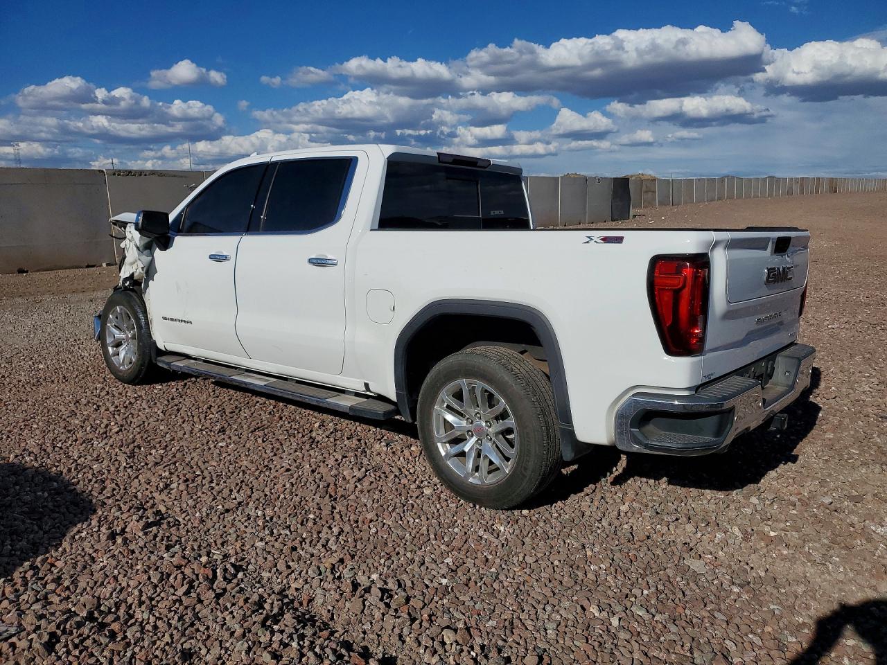 2020 GMC SIERRA K1500 SLT photo 4