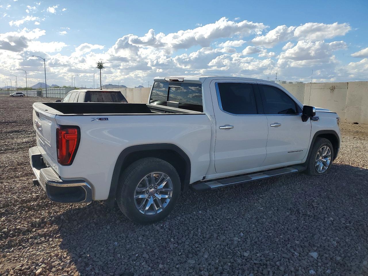 2020 GMC SIERRA K1500 SLT photo 7