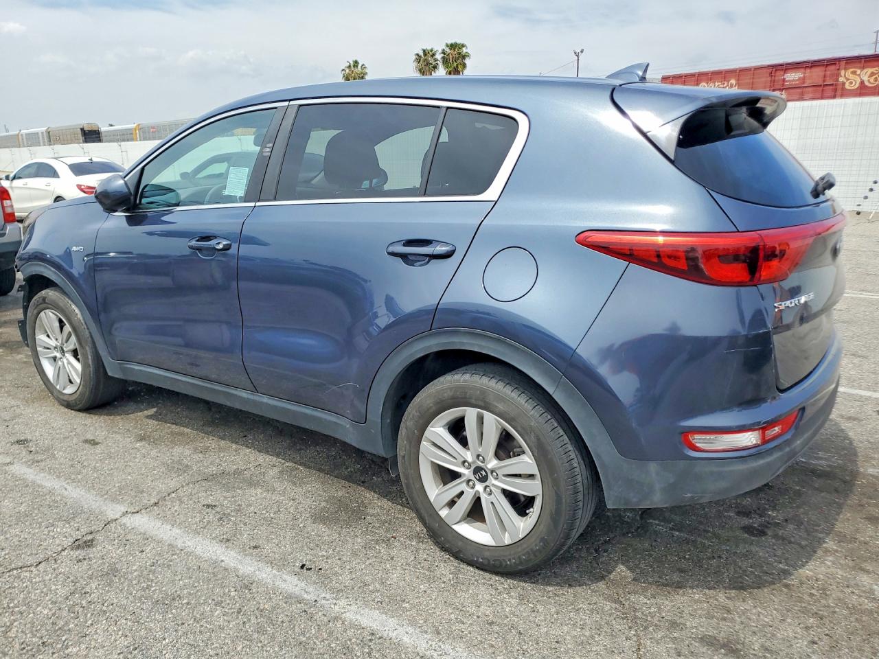 2017 KIA SPORTAGE LX photo 3