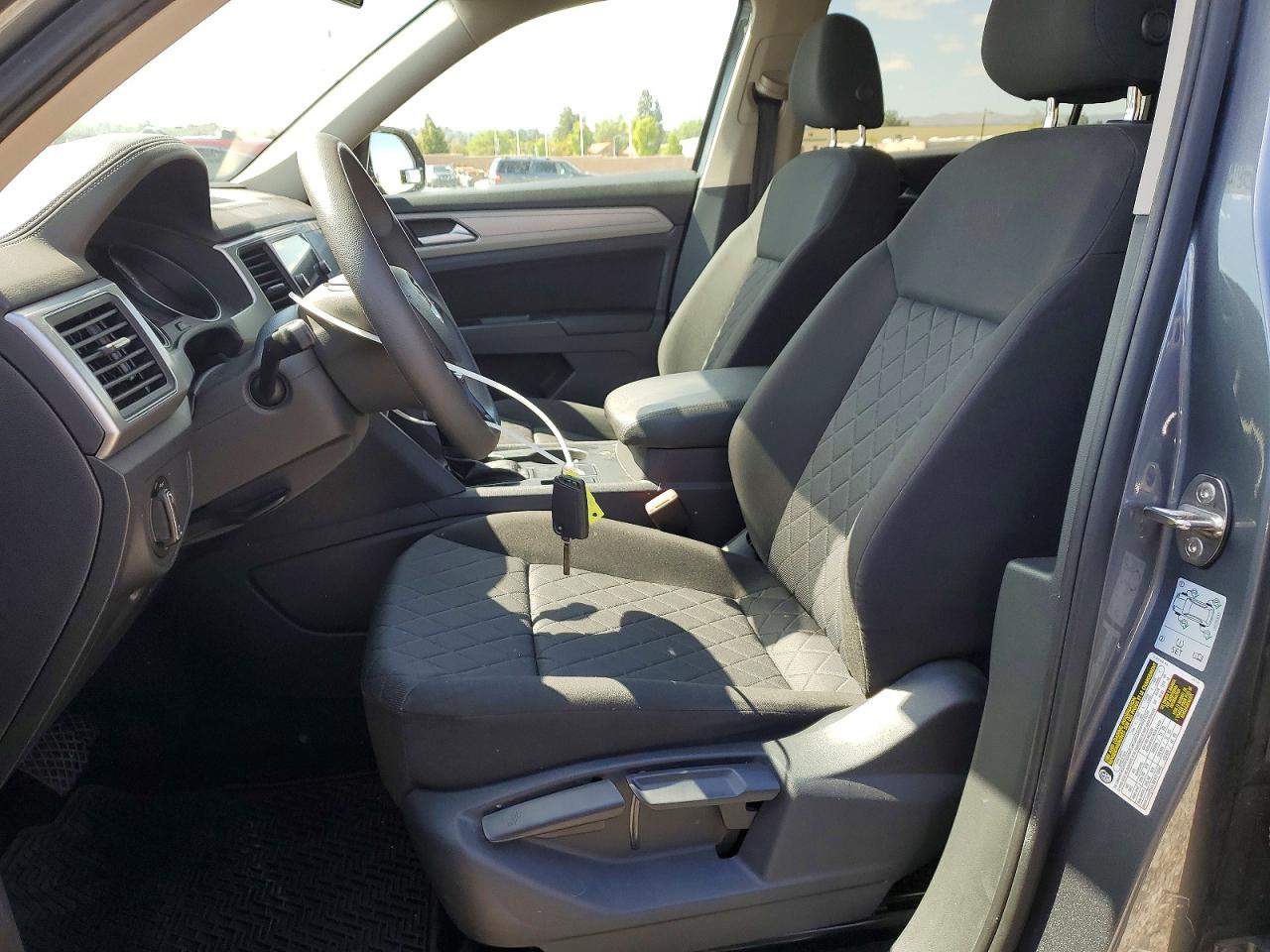 2018 VOLKSWAGEN ATLAS photo 13