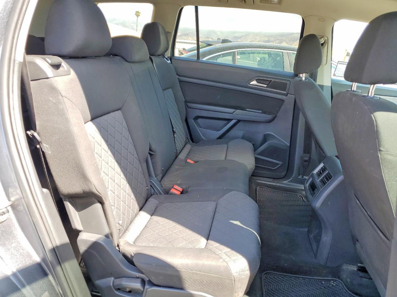 2018 VOLKSWAGEN ATLAS photo 21