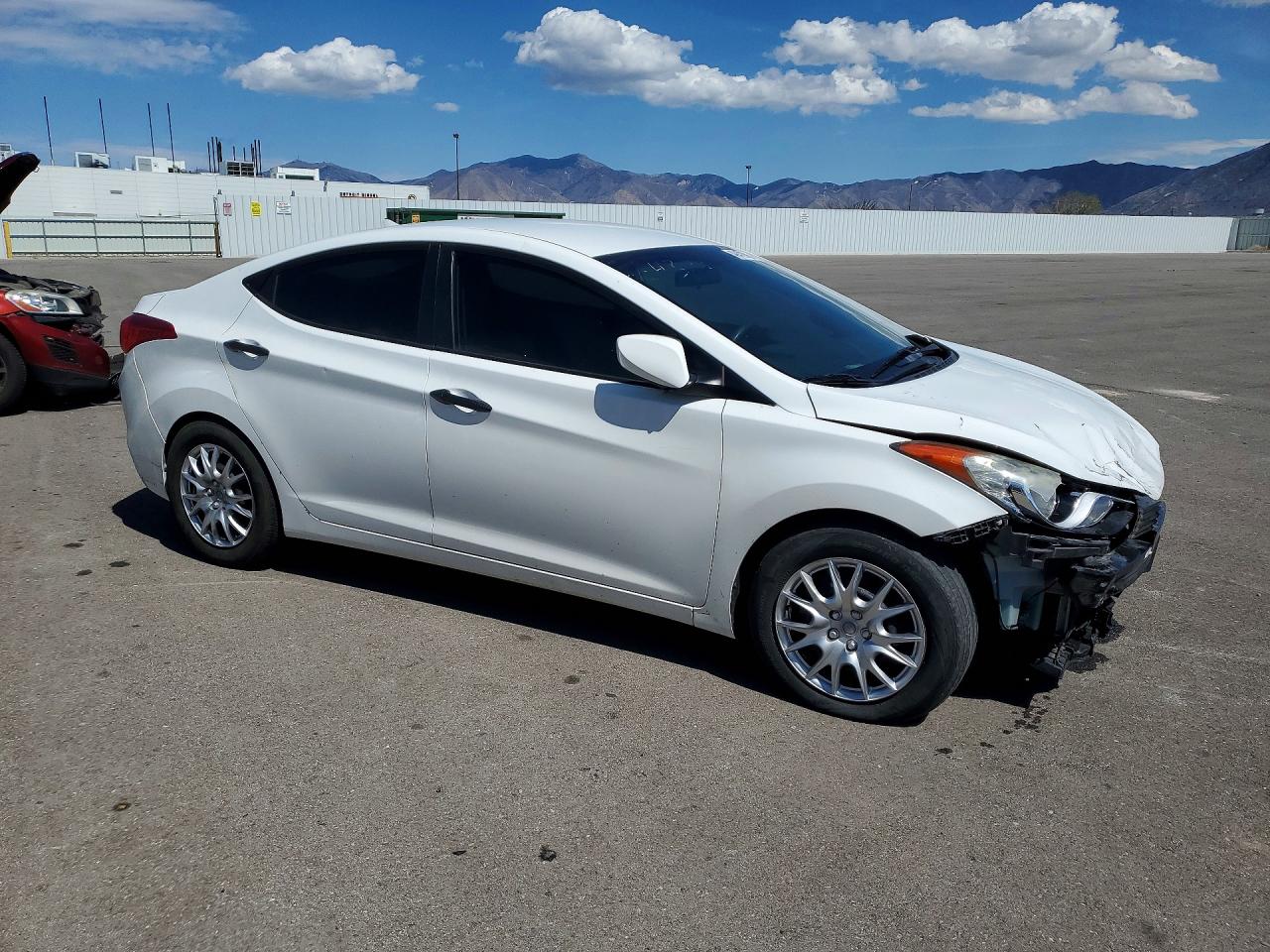 2013 HYUNDAI ELANTRA GLS photo 4