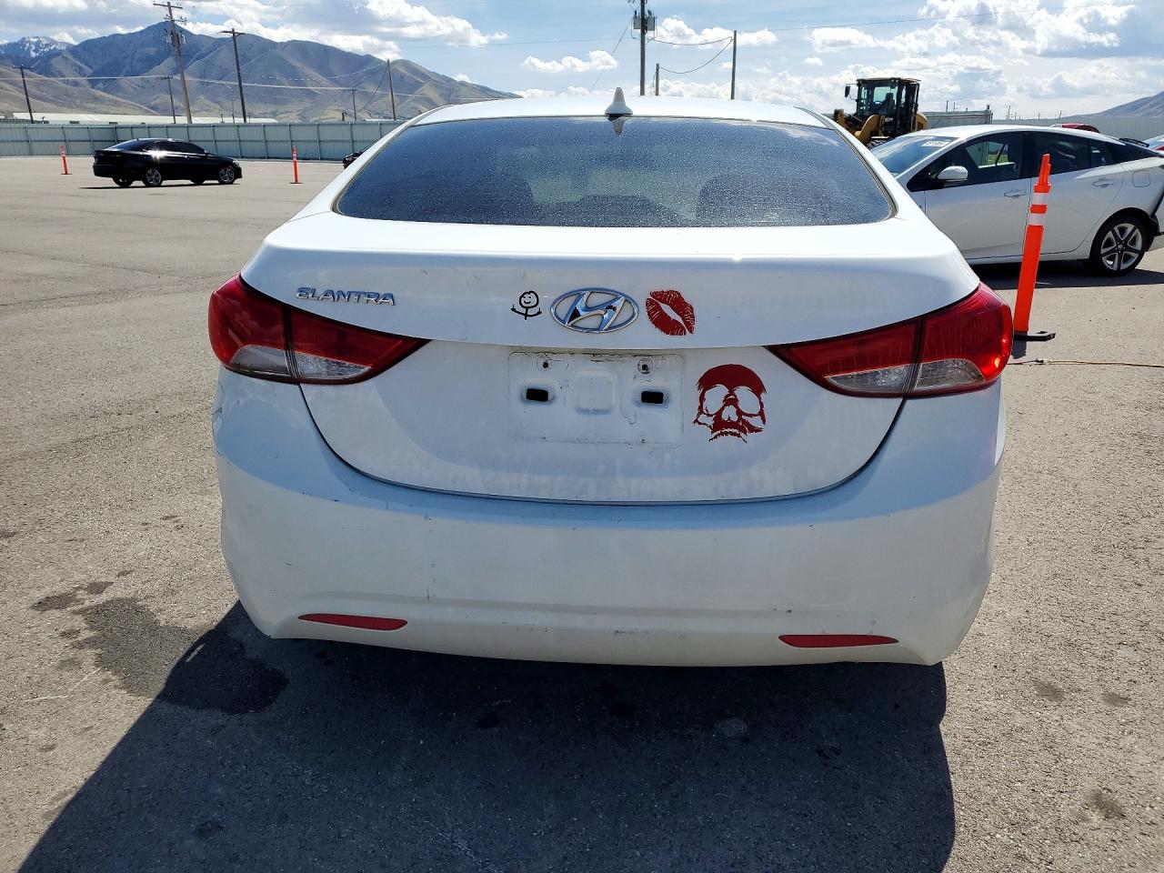 2013 HYUNDAI ELANTRA GLS photo 6