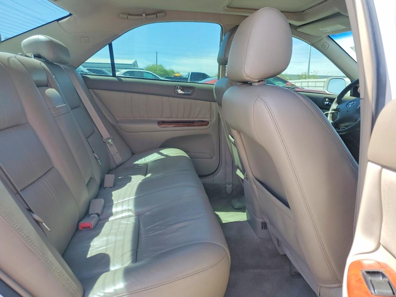 2002 TOYOTA CAMRY XLE photo 10