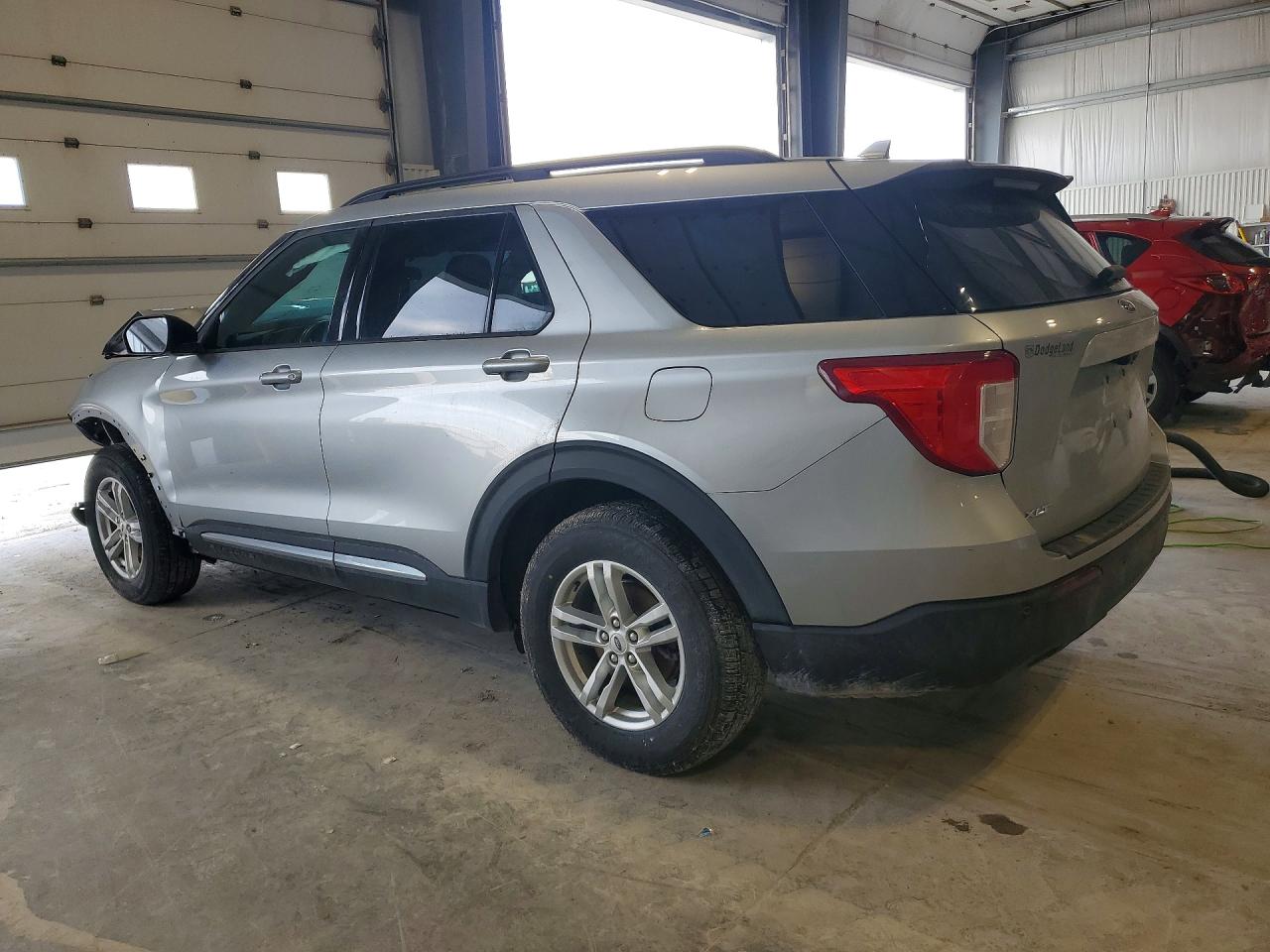 2020 FORD EXPLORER XLT photo 3