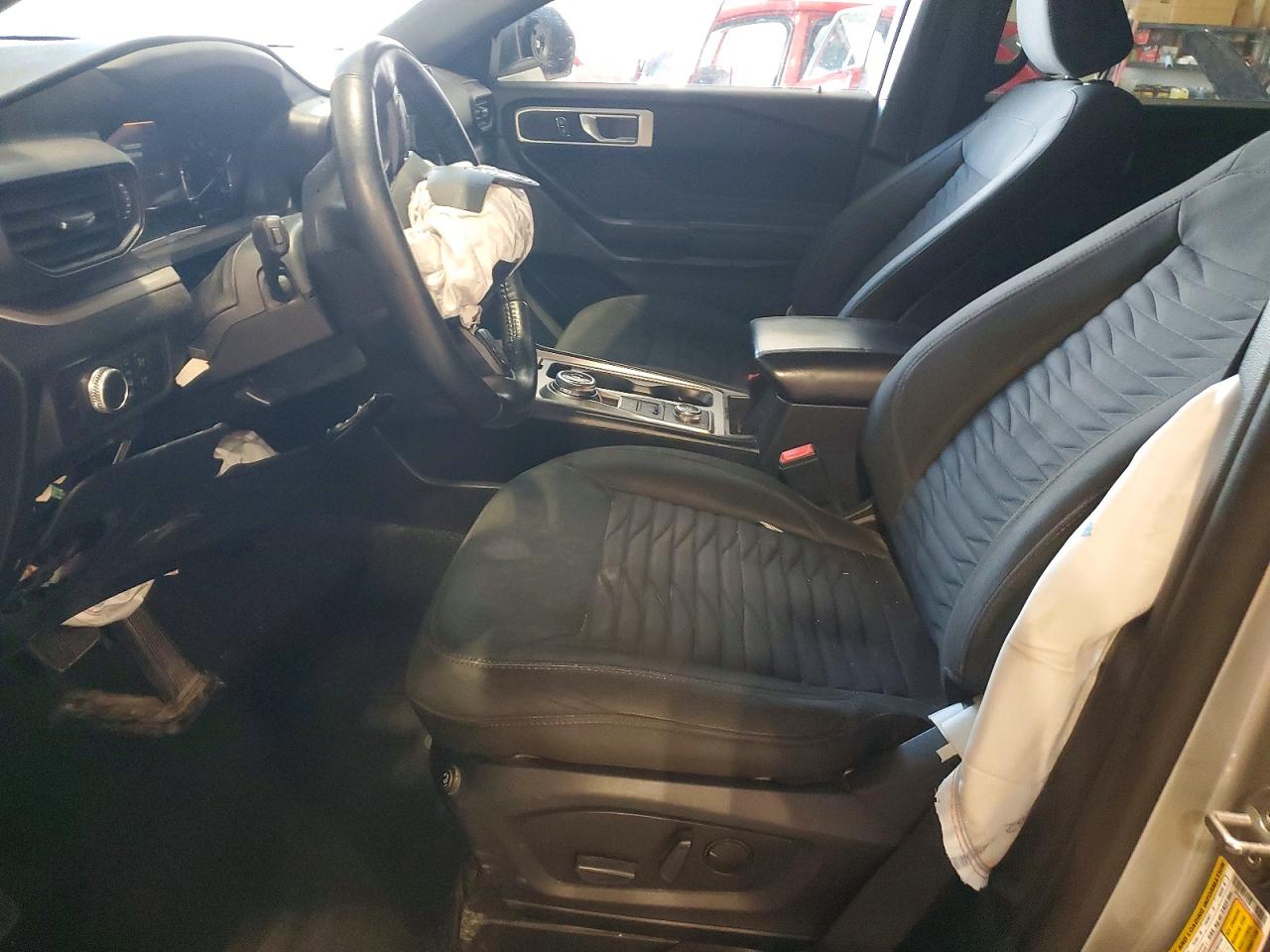 2020 FORD EXPLORER XLT photo 13