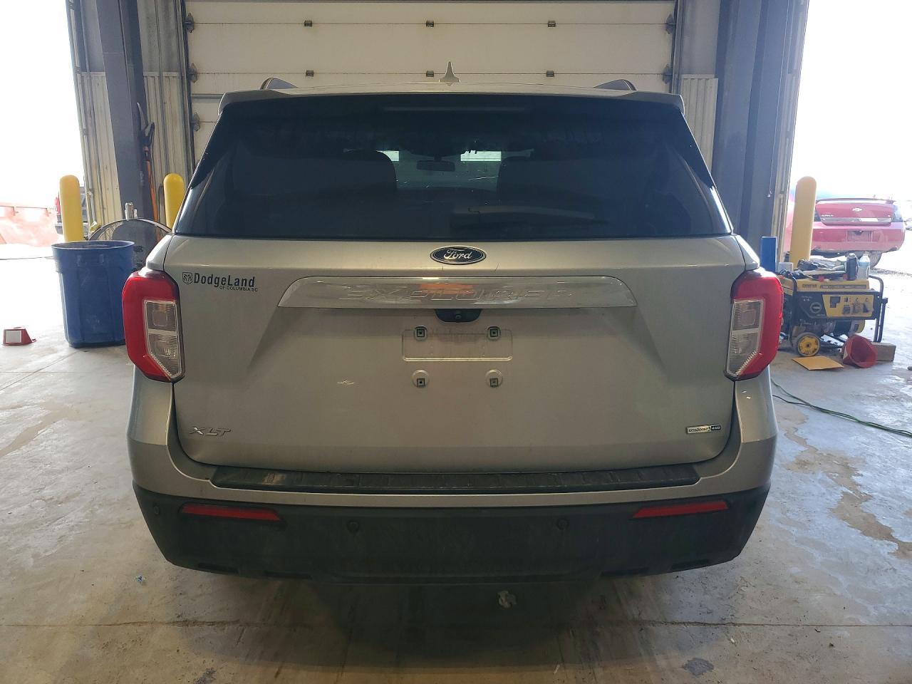 2020 FORD EXPLORER XLT photo 11