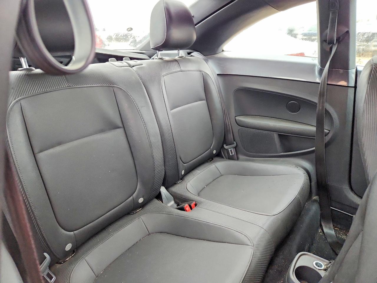 2014 VOLKSWAGEN BEETLE photo 19