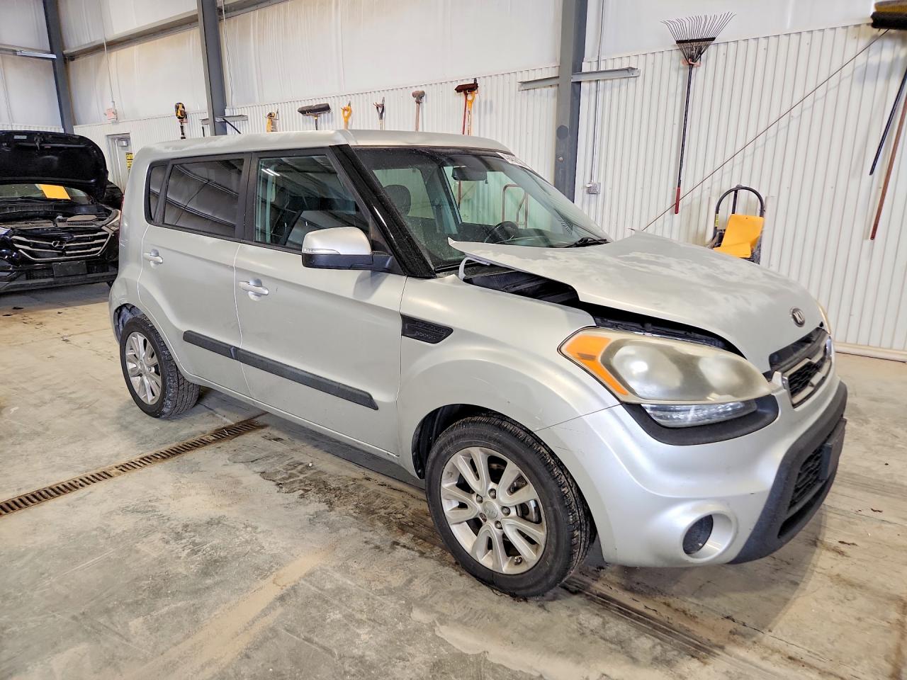 2013 KIA SOUL + photo 10