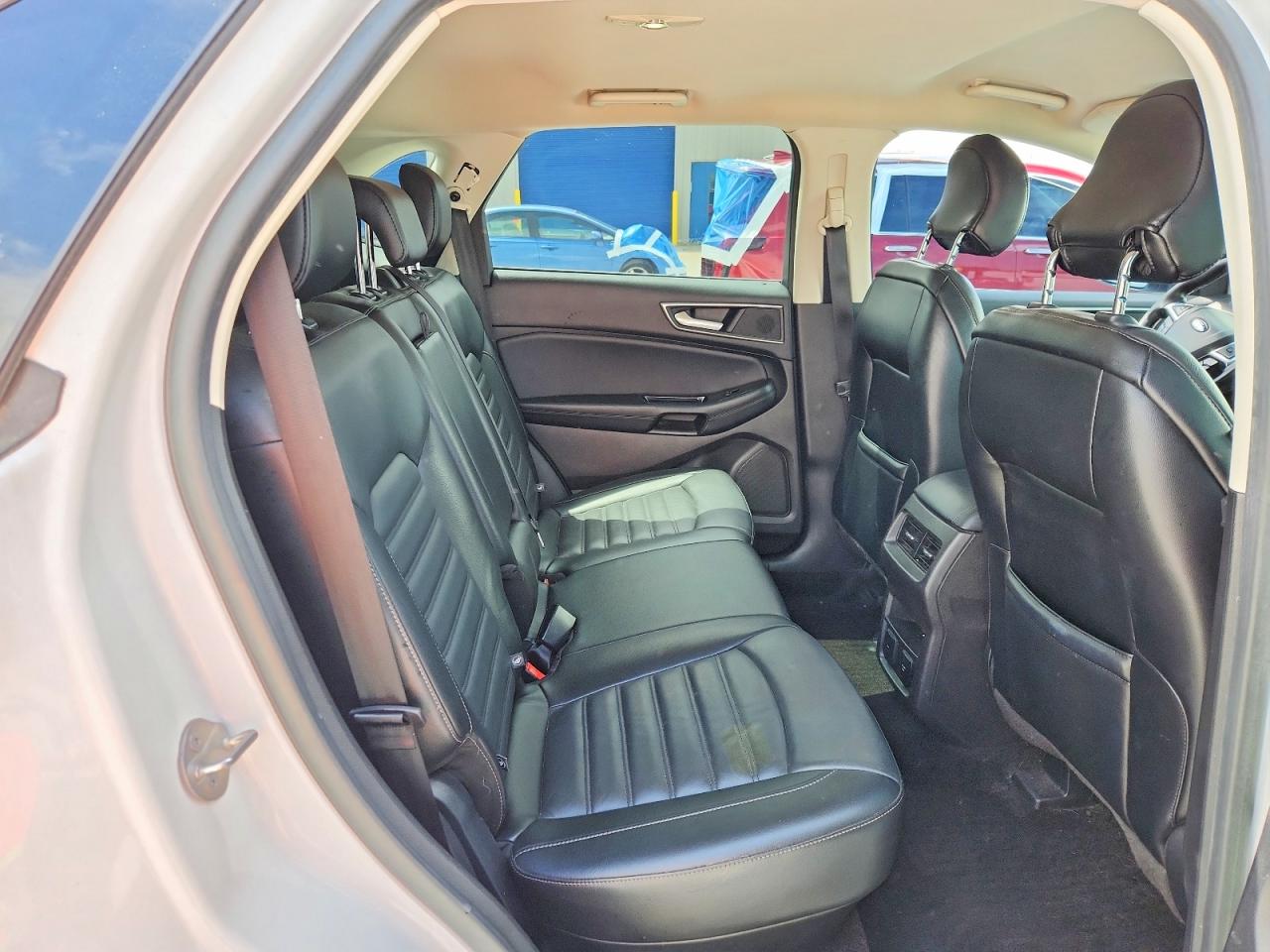 2017 FORD EDGE SEL photo 31