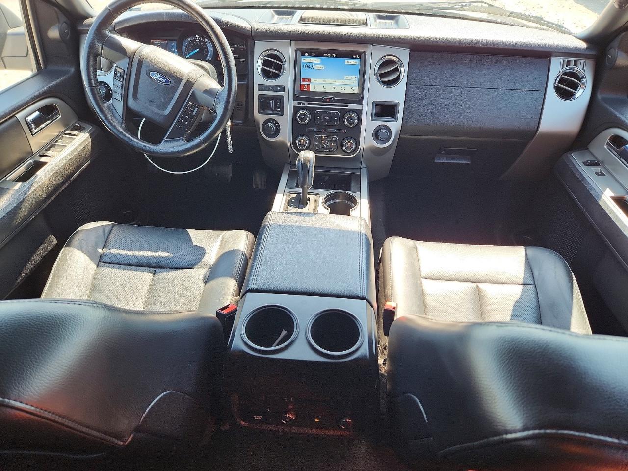 2017 FORD EXPEDITION XLT photo 22