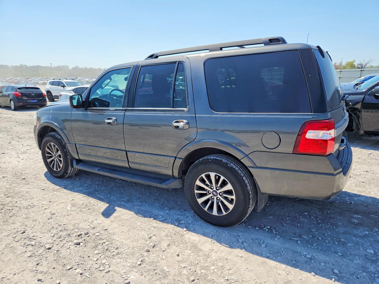 2017 FORD EXPEDITION XLT photo 4