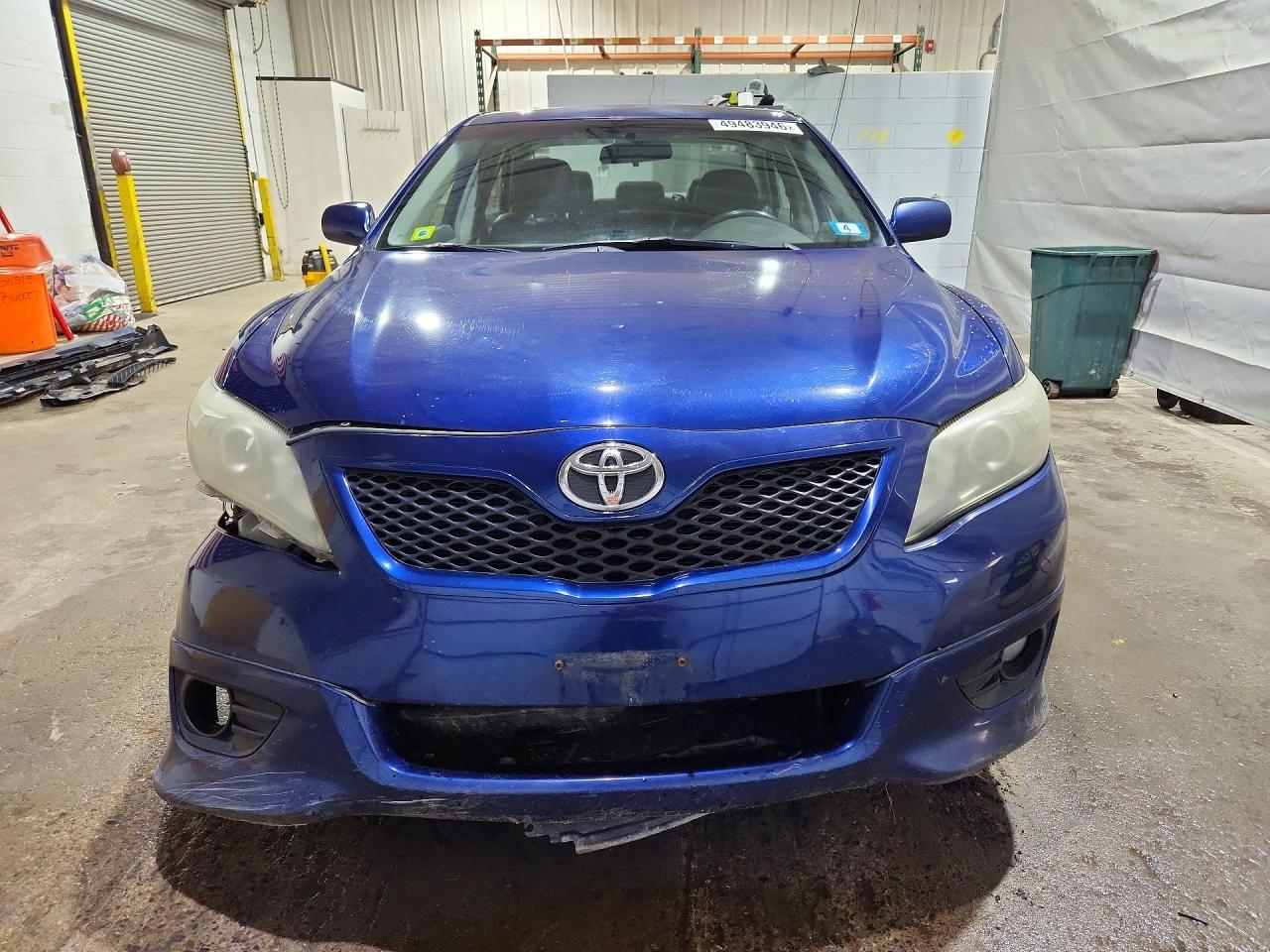 2011 TOYOTA CAMRY SE photo 9