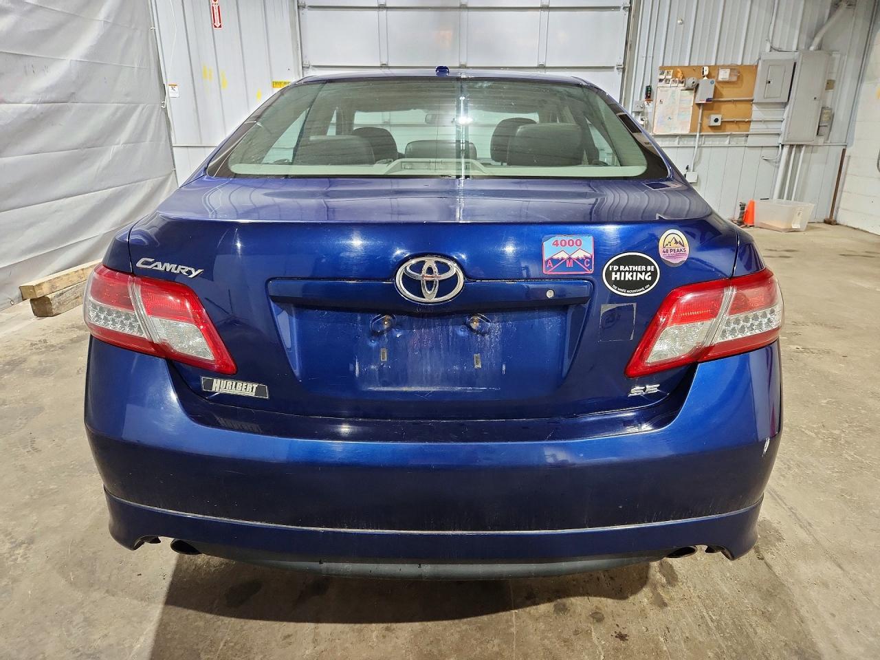 2011 TOYOTA CAMRY SE photo 11