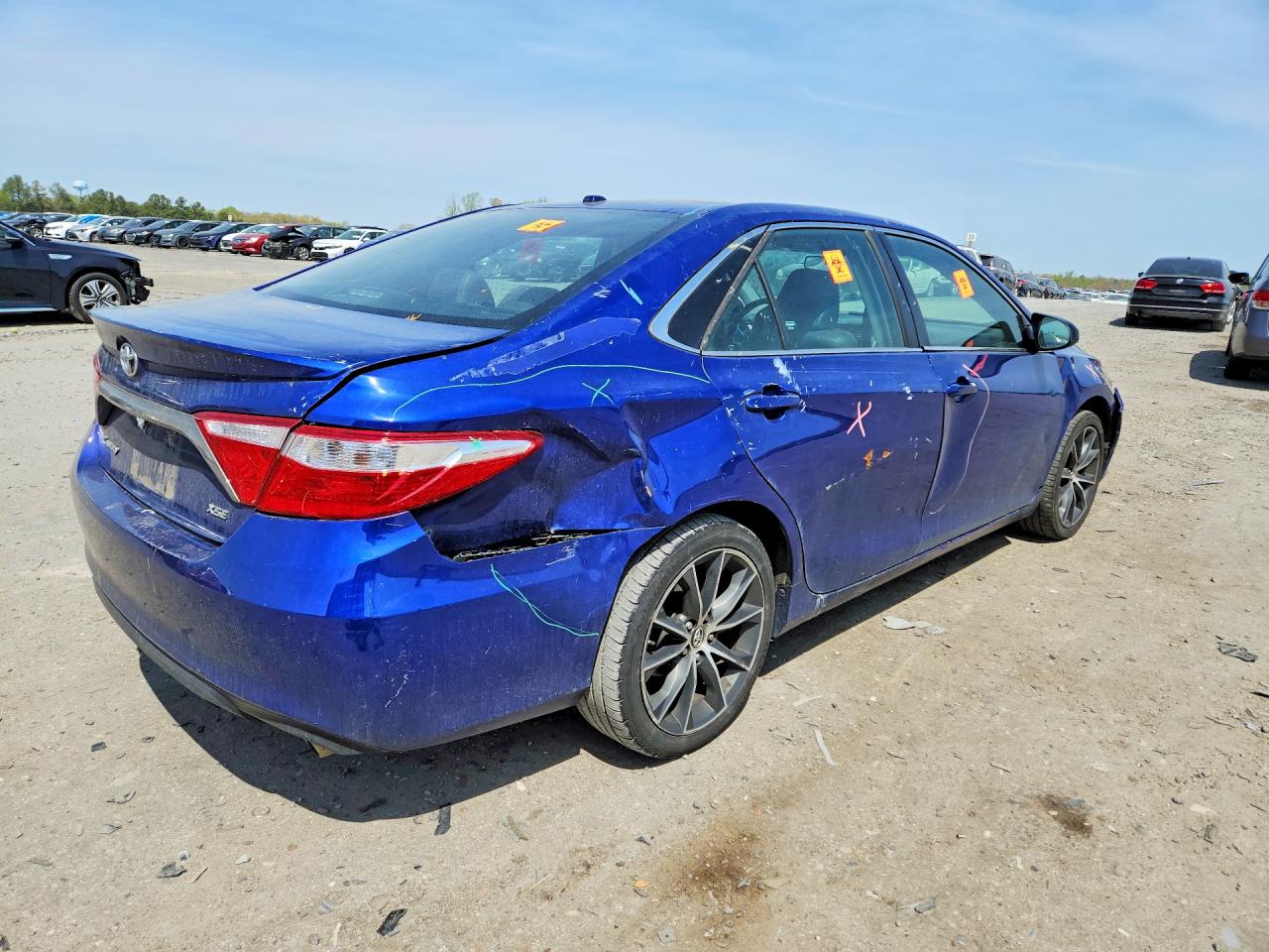 2015 TOYOTA CAMRY XSE photo 5