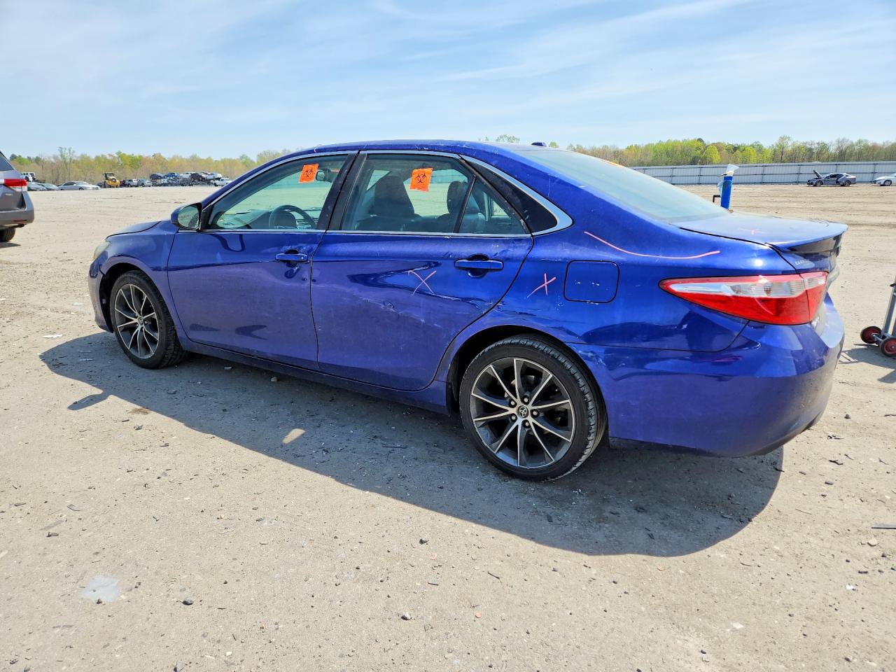 2015 TOYOTA CAMRY XSE photo 3