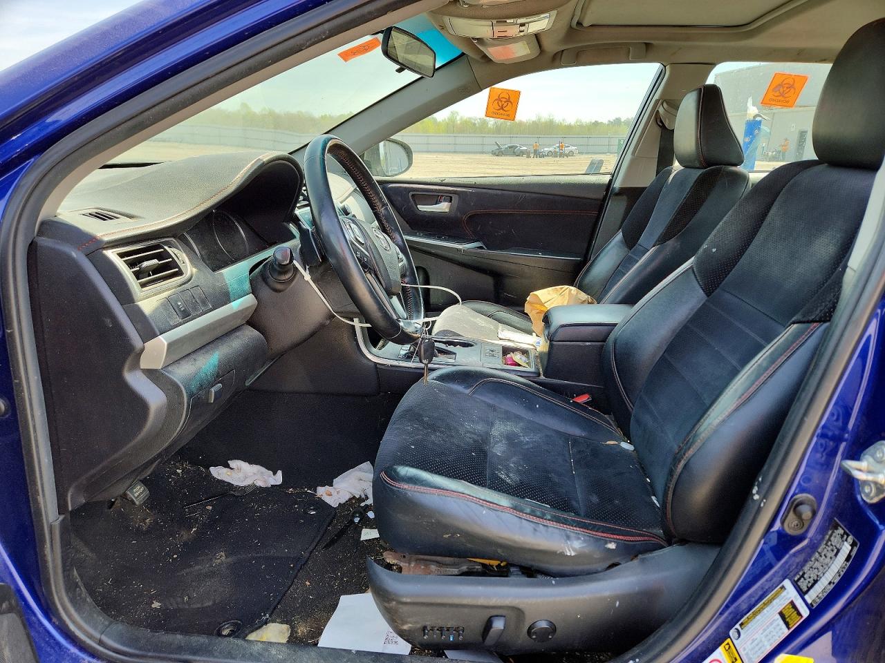 2015 TOYOTA CAMRY XSE photo 13