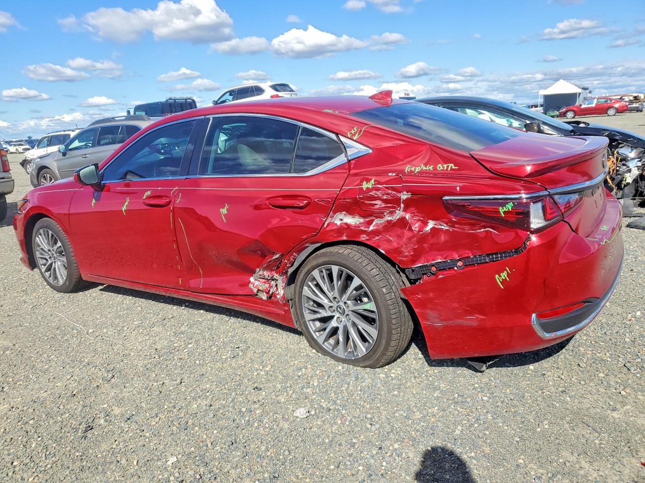 2021 LEXUS ES 300H photo 3