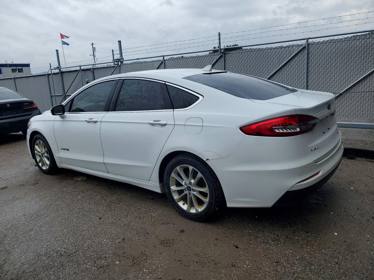 2019 FORD FUSION SEL photo 3