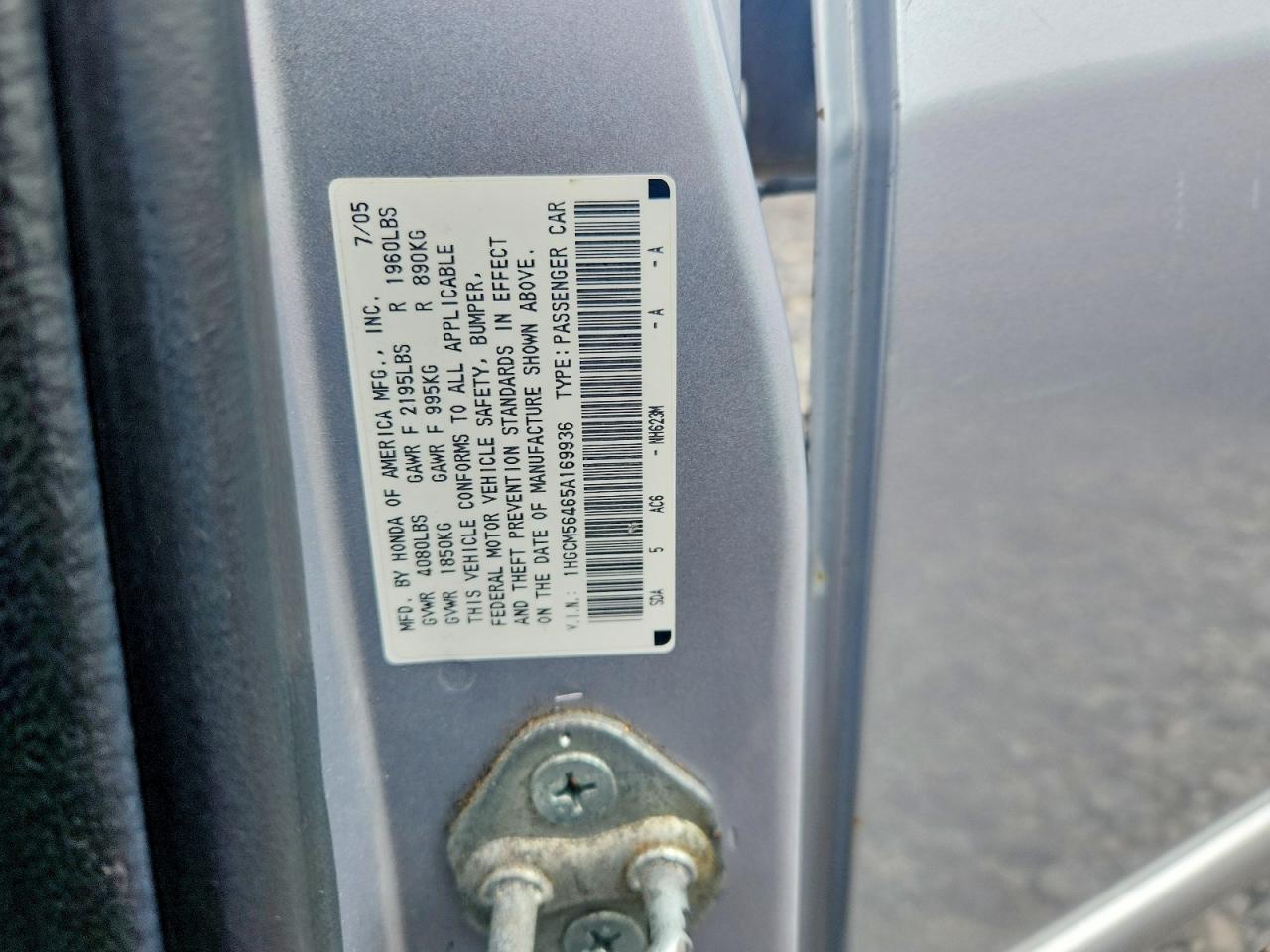 2005 HONDA ACCORD LX photo 23
