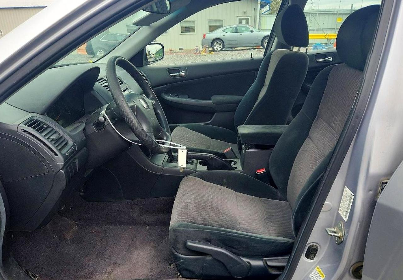 2005 HONDA ACCORD LX photo 13