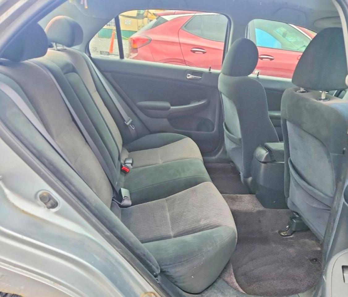 2005 HONDA ACCORD LX photo 19