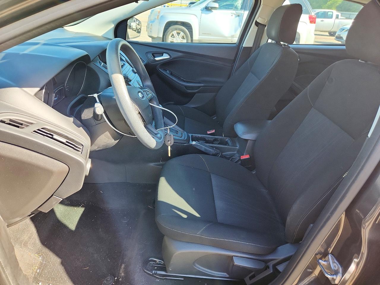 2015 FORD FOCUS SE photo 7