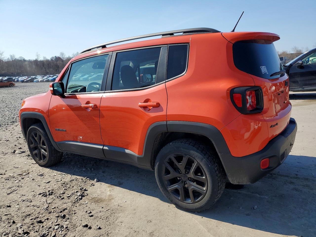 2017 JEEP RENEGADE LATITUDE photo 3