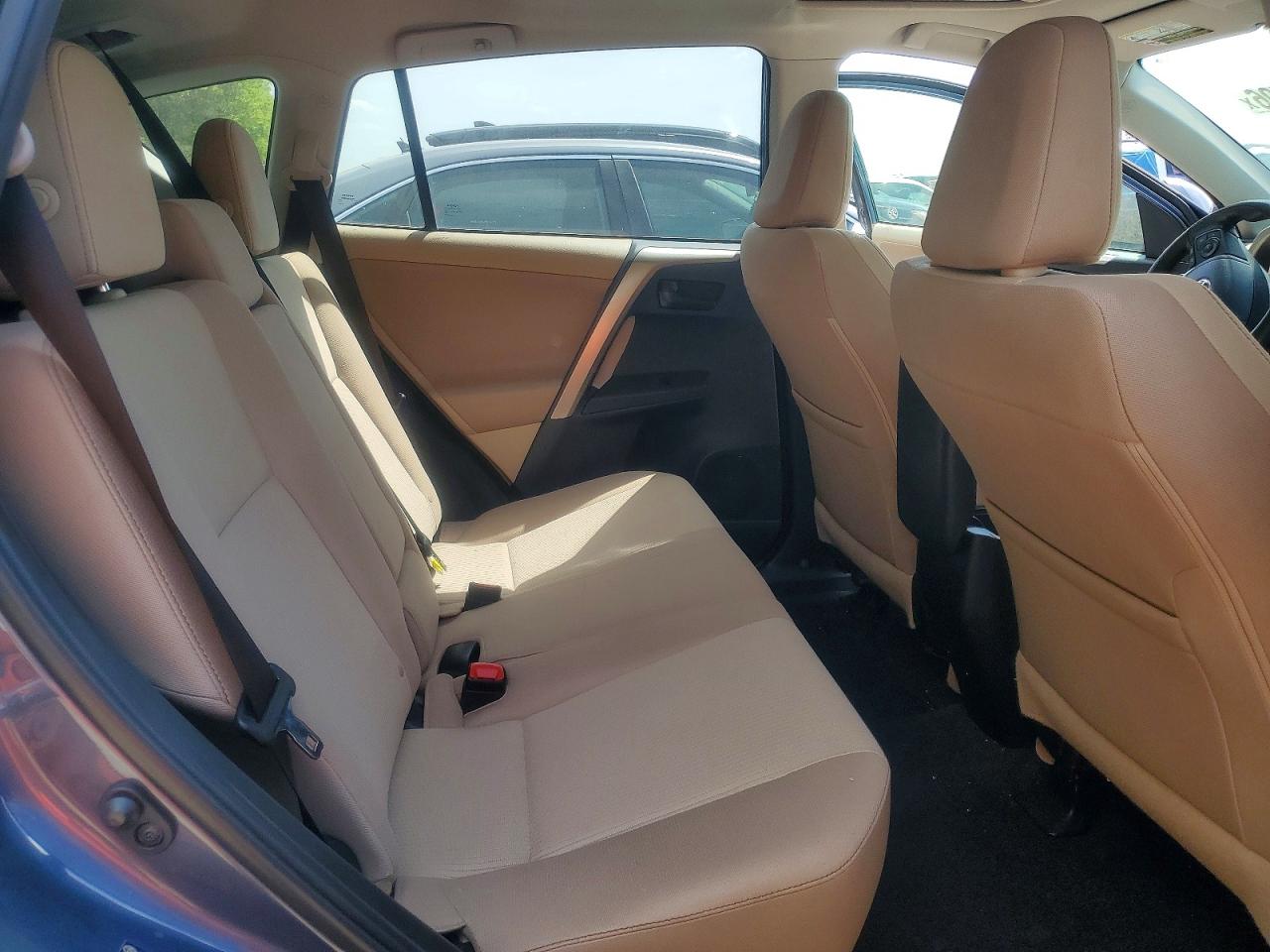 2013 TOYOTA RAV4 XLE photo 28