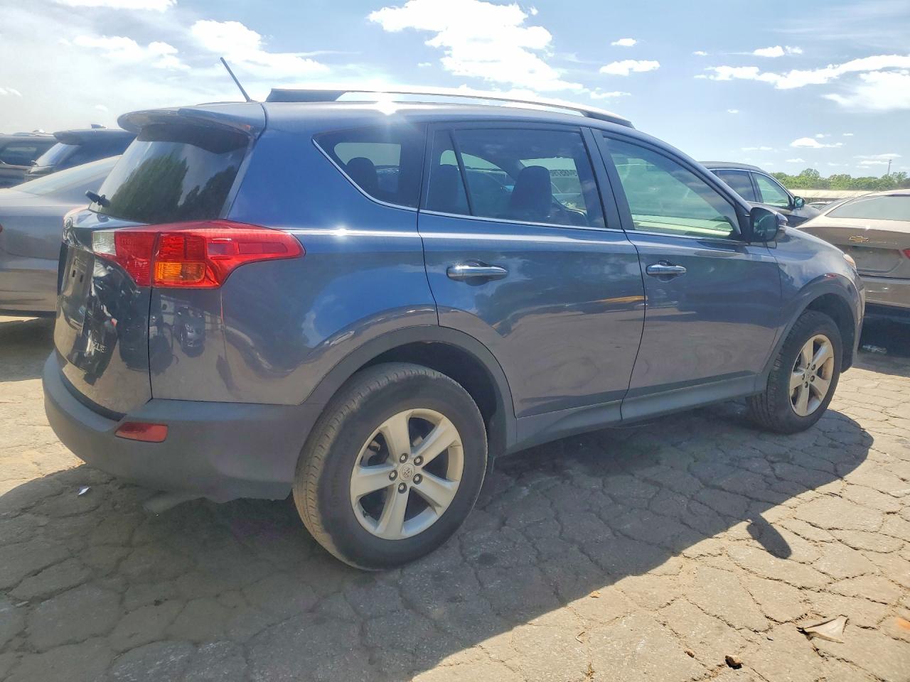 2013 TOYOTA RAV4 XLE photo 7
