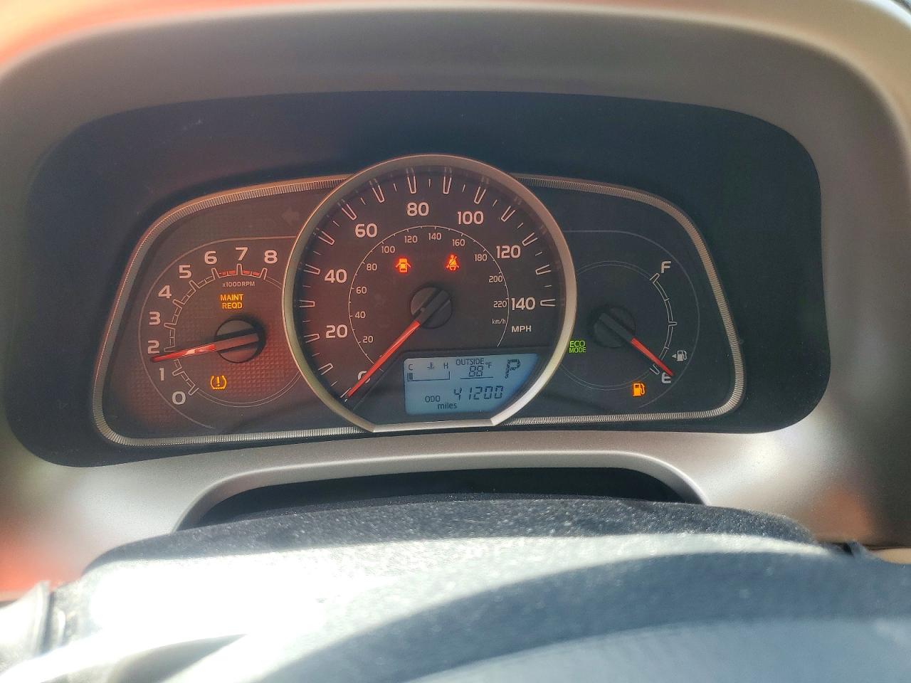 2013 TOYOTA RAV4 XLE photo 25