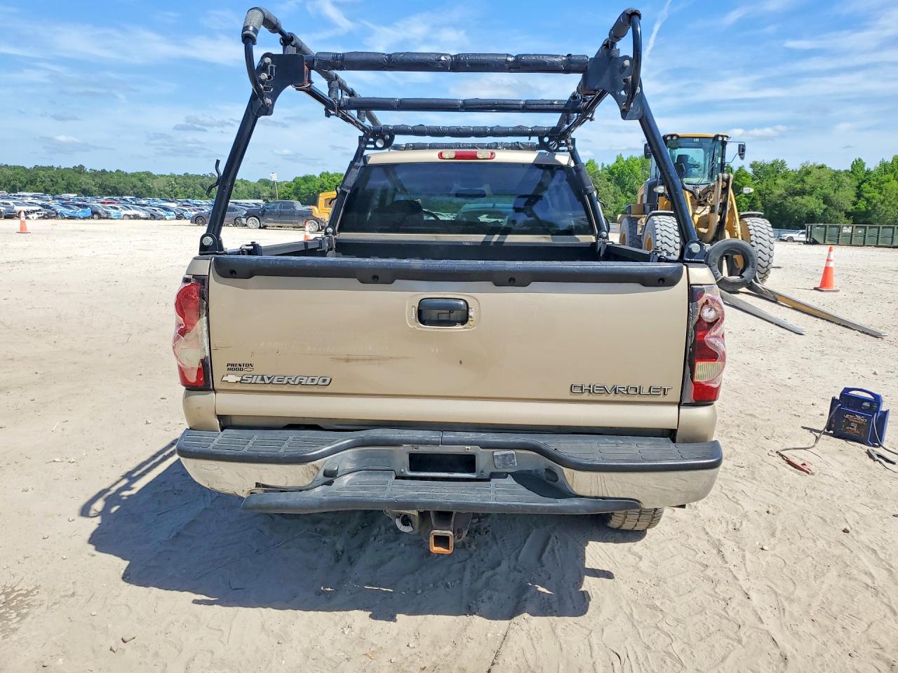 2004 CHEVROLET SILVERADO K1500 photo 11