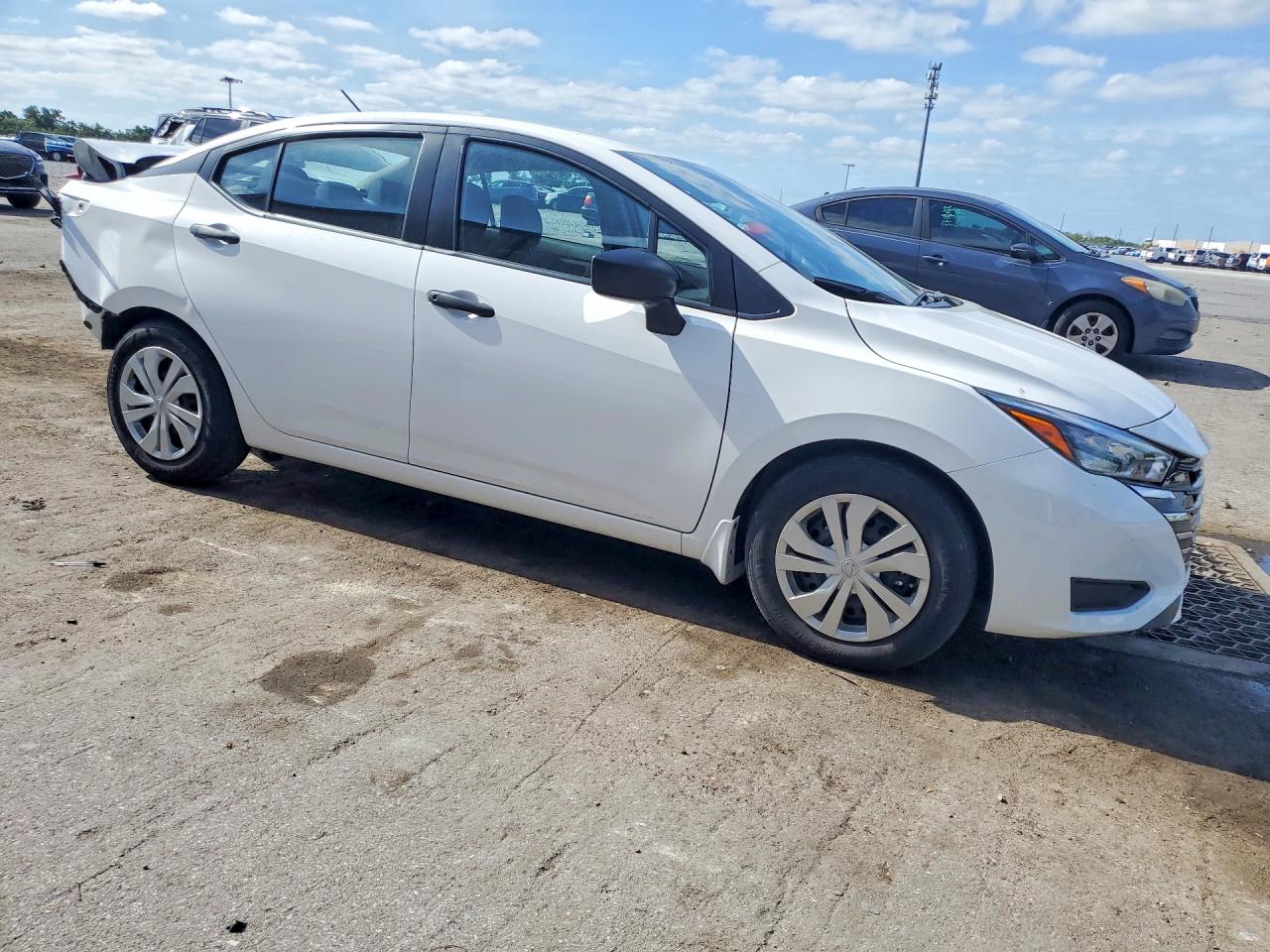 2025 NISSAN VERSA S photo 7