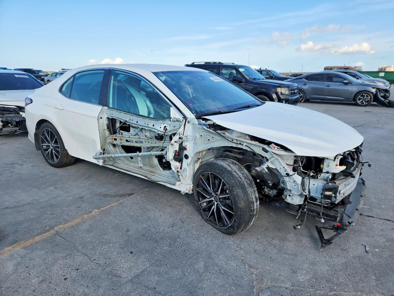 2024 TOYOTA CAMRY SE photo 7