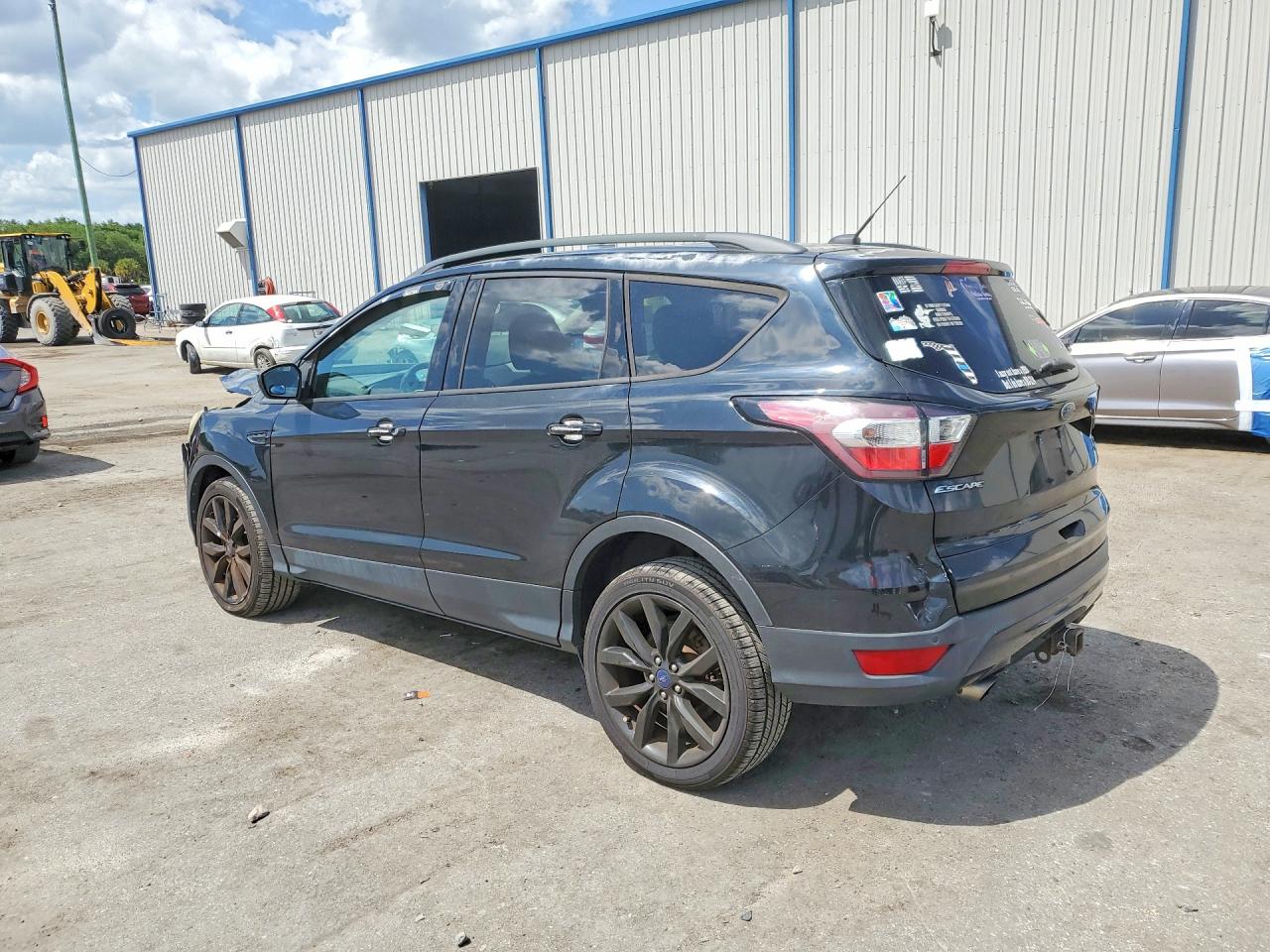 2017 FORD ESCAPE SE photo 3