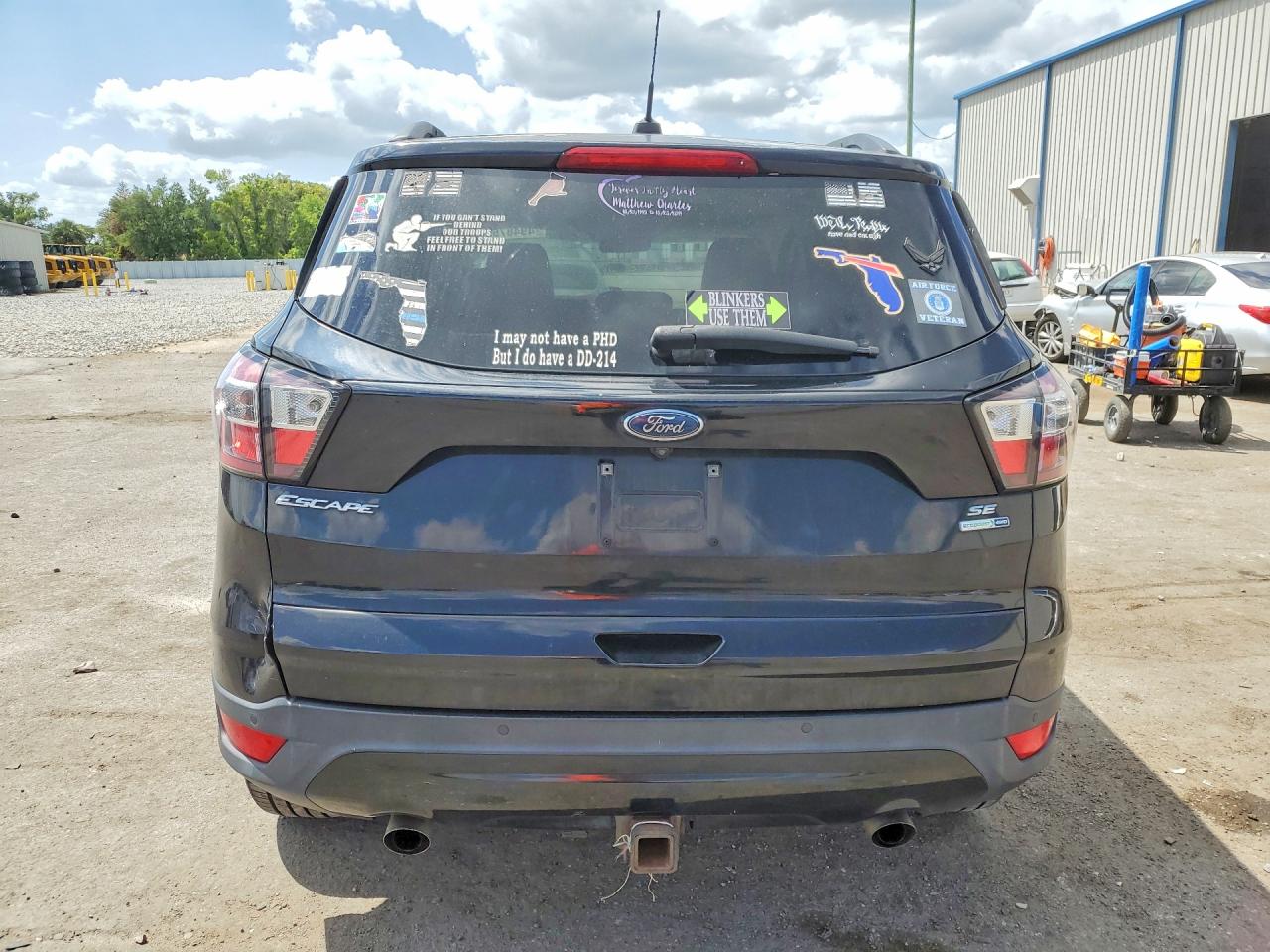 2017 FORD ESCAPE SE photo 11