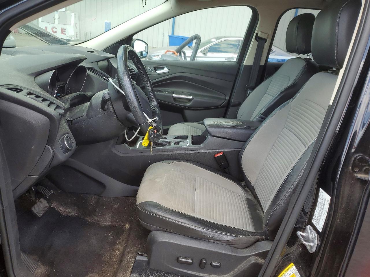2017 FORD ESCAPE SE photo 13
